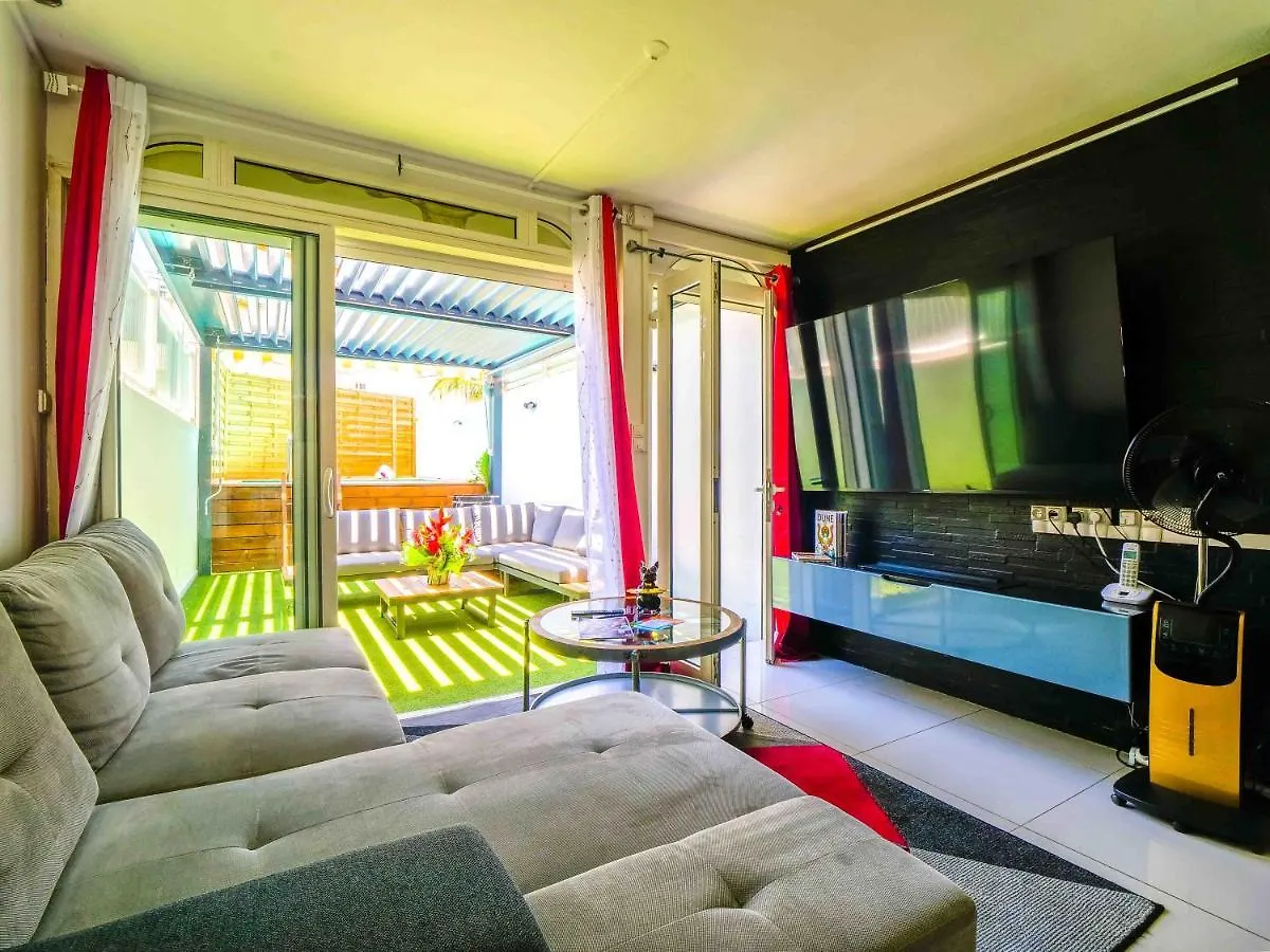 Holiday home Triplex Yasuke: Vivez L'Experience Pop Art Et Geek En Plein Coeur De Petit-Bourg Villa